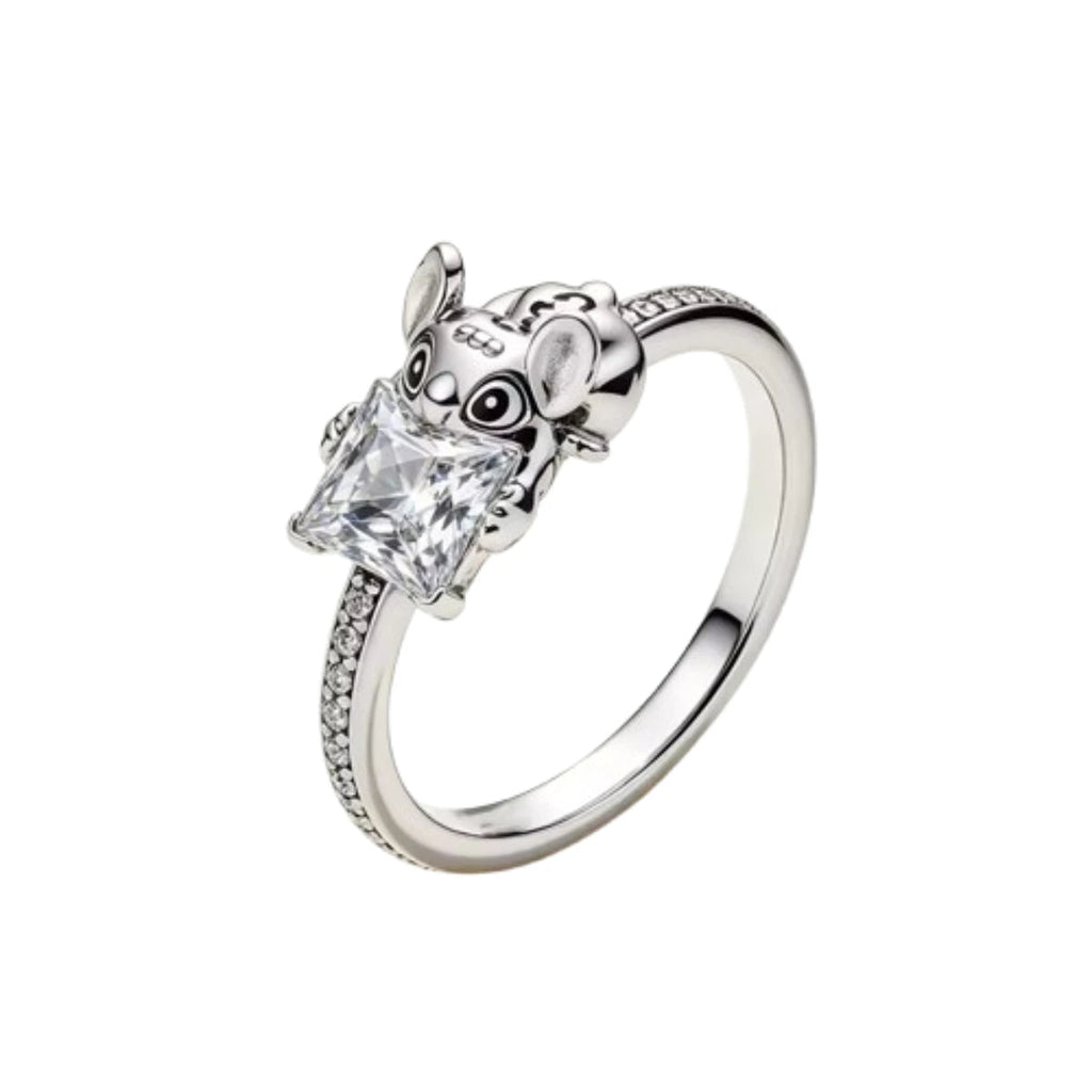 Bague Stitch en argent 925, Stitch argenté et pierre zirconium carrée blanche sur anneau pavé