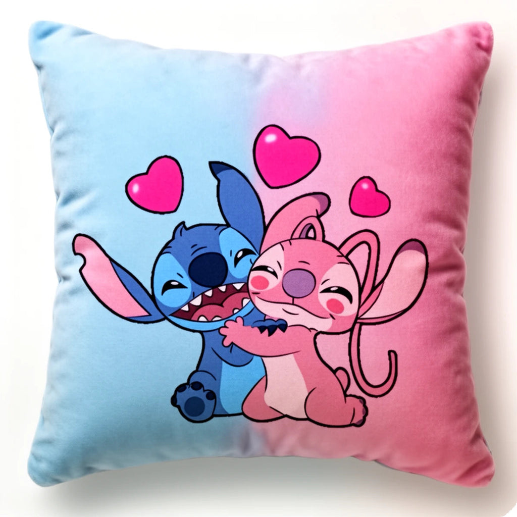 Coussin Stitch Câlin bleu — housse déco imprimée, motif Lilo & Stitch