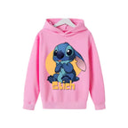 Sweat à capuche Stitch rose — design Stitch assis, enfant unisexe